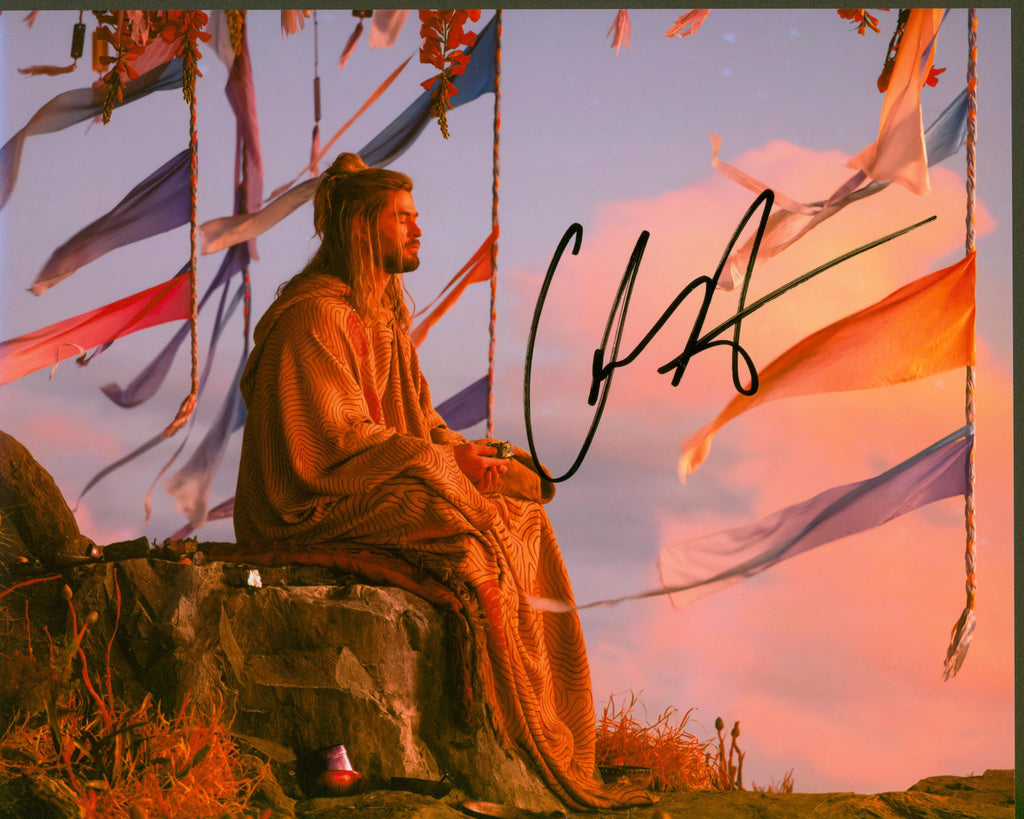 Chris Hemsworth Signed 8x10 Photo - SWAU Authenticated - SWAU
